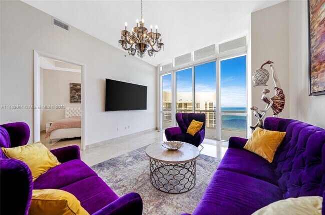 Building Photo - 15811 Collins Ave