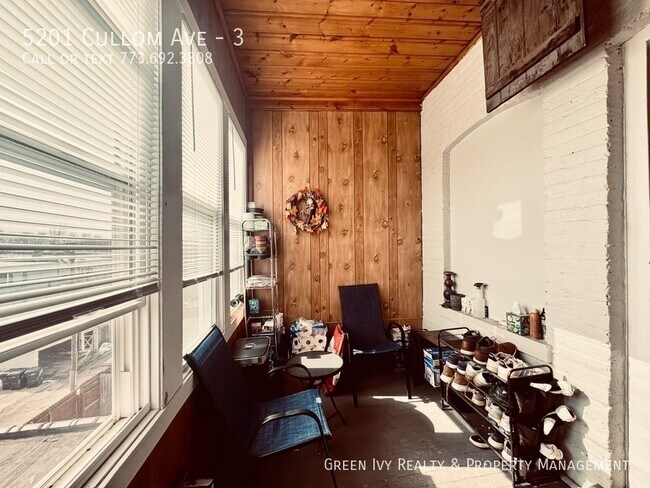 Building Photo - 5201 W Cullom Ave