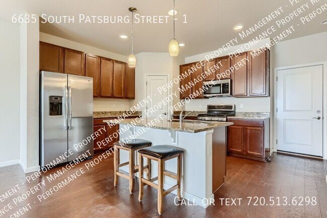 Building Photo - Beautiful Beacon Point Townhome