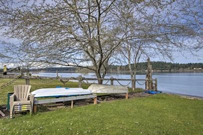 Building Photo - 8413-8417 Penny Lane