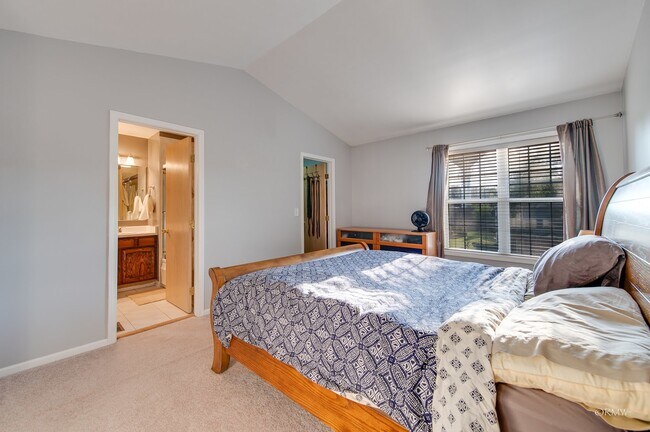 Building Photo - 224 Chesterfield Ct