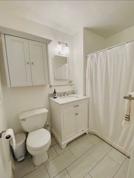 Primary Bathroom - 4825 Pawnee Dr