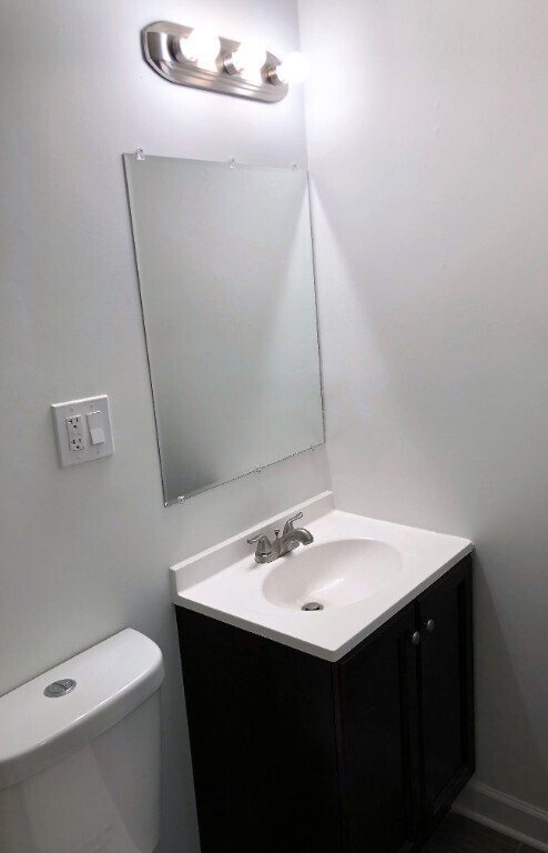 Building Photo - 6211 N Kenmore Ave