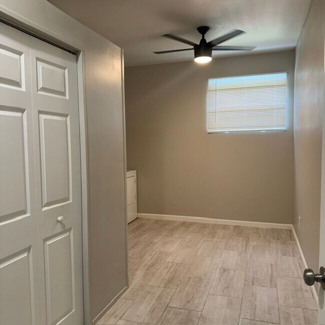 Building Photo - 2 Bedroom 1 Bath House