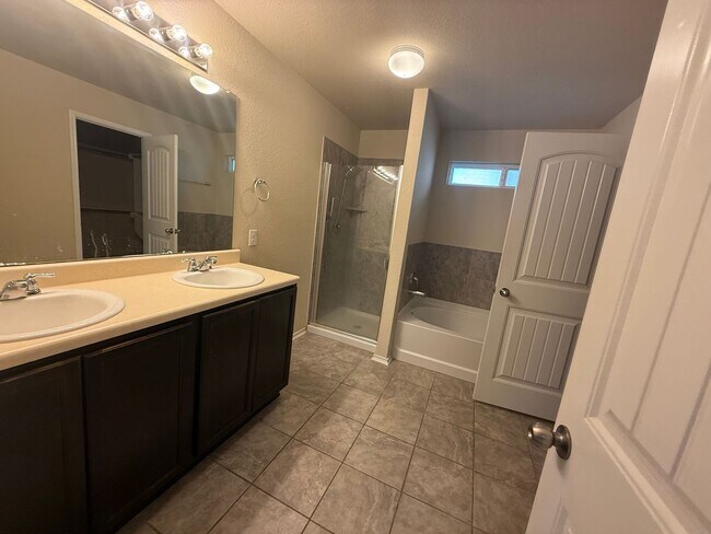 Building Photo - 10550 Rhyder Ridge