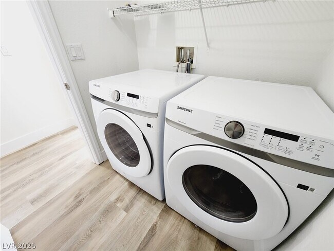 Building Photo - 7445 Calzado Dr