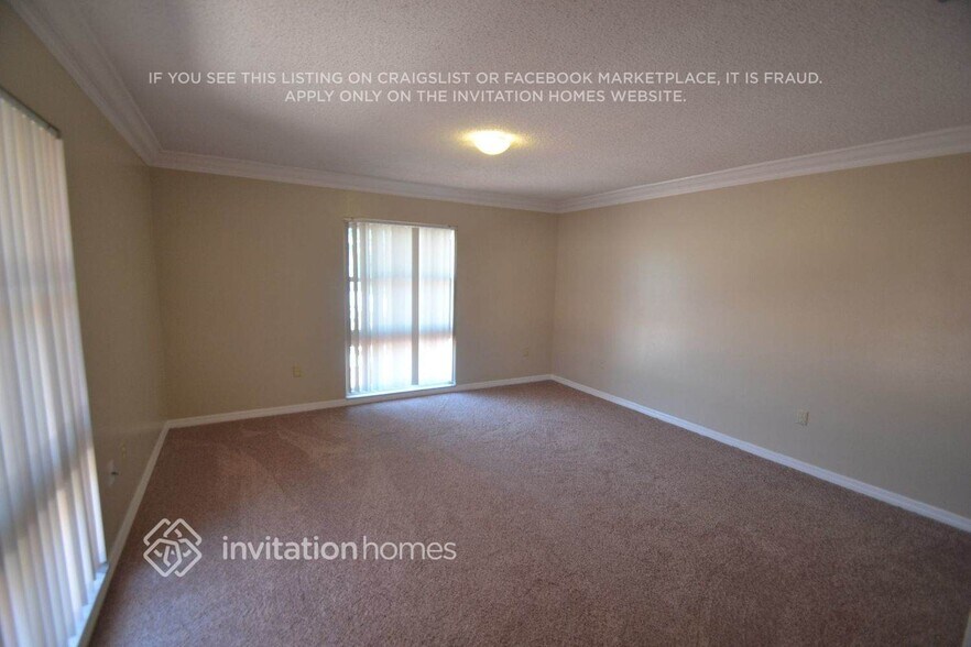 Building Photo - 3705 Pin Oaks St