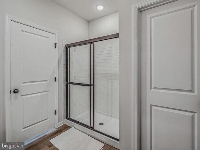 Building Photo - 290 Scoter Rd