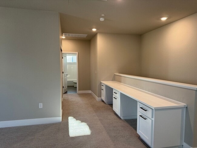 Building Photo - Recently Built Modern 4BD/2.5BA Single Family Home in Desirable Whitney Ranch Community!