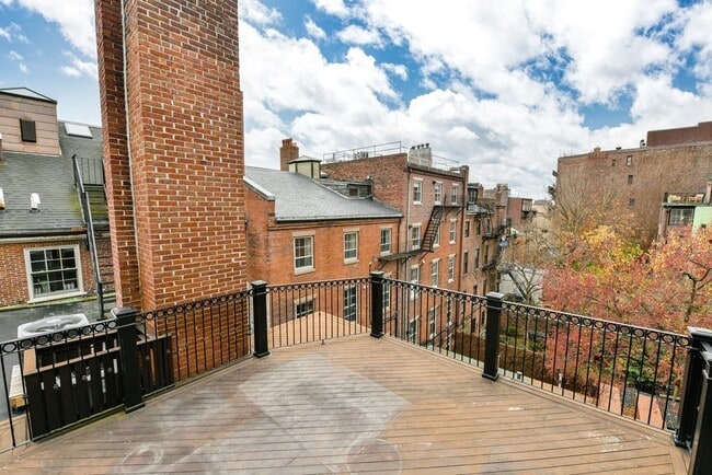 Building Photo - 48 Mt Vernon St