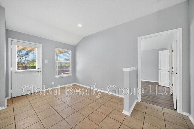 Building Photo - 113 Bronco Bend