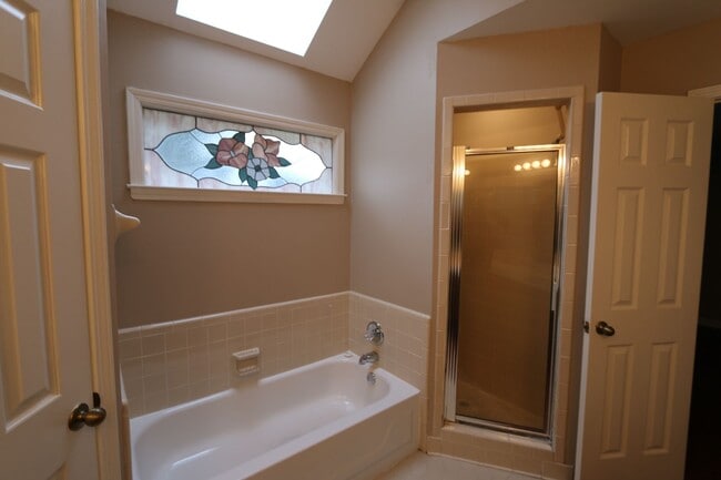 Building Photo - Southeast Memphis Family Beauty