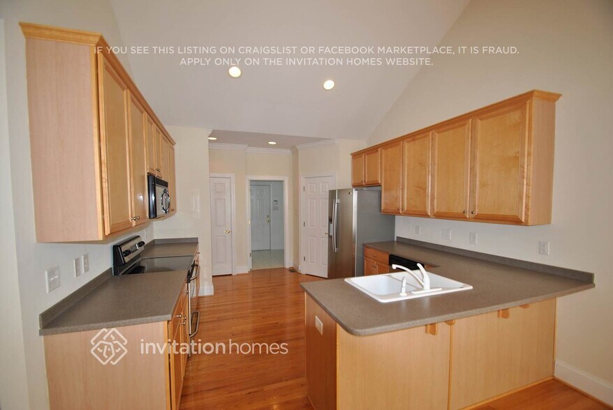 Building Photo - 1208 Champions Pointe Dr