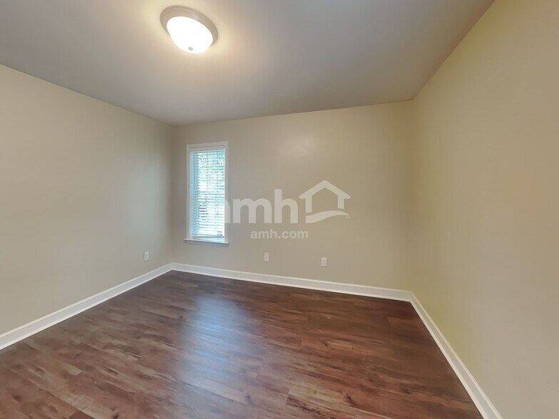 Building Photo - 163 Bluestone Dr