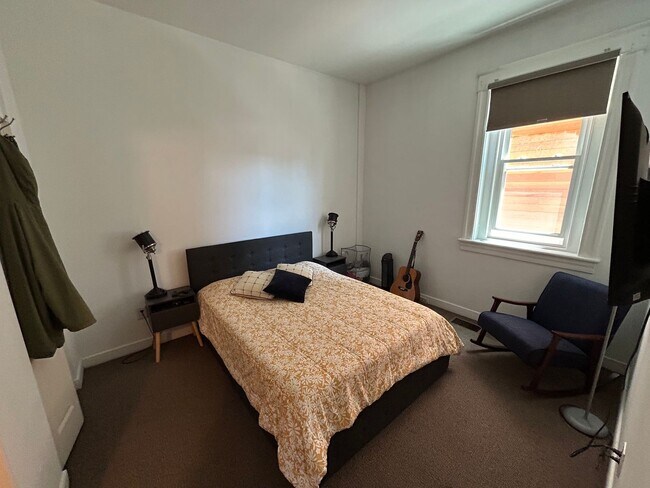 Building Photo - Adorable 1 bdrm/1ba Apartment Located in Richmond's Fan District!