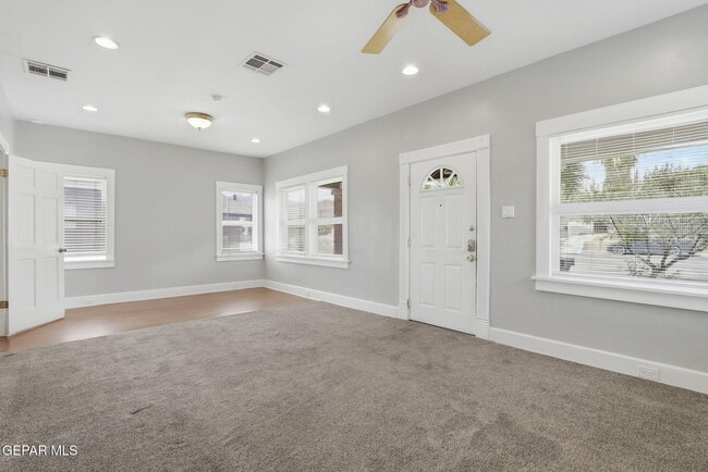 Building Photo - 4410 Trowbridge Dr