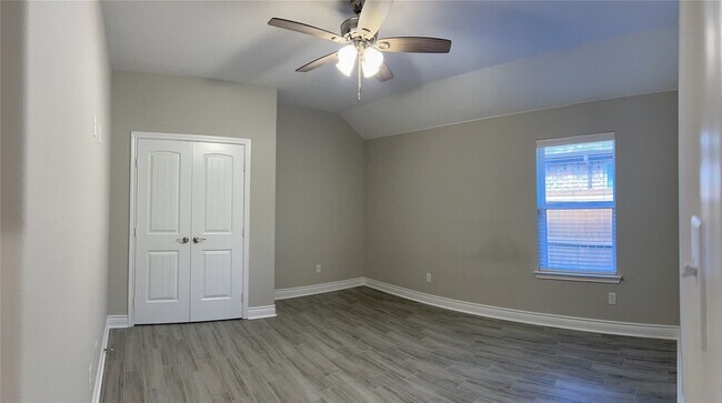 Building Photo - 1004 Hardaway Ln