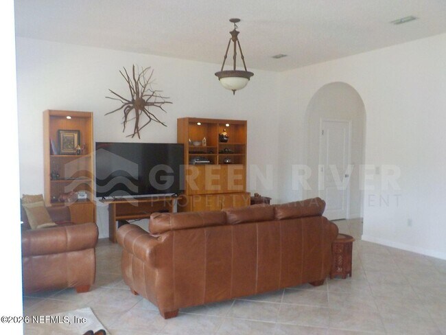 Building Photo - 1761 Oak Grove Dr S
