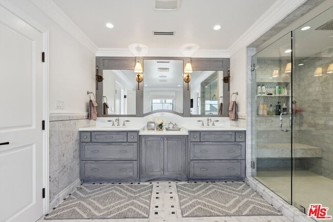 Building Photo - 2676 Casiano Rd