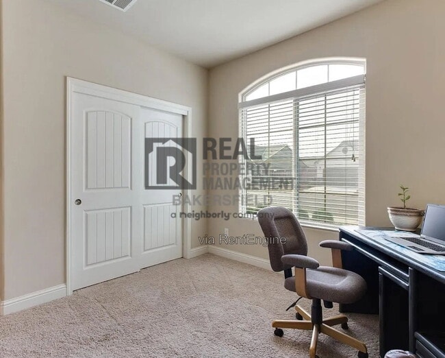 Building Photo - 9312 Woodbrook Dr