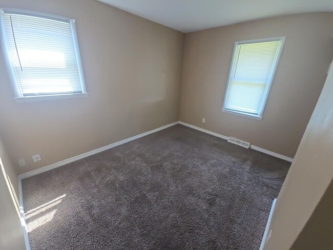 Building Photo - Charming 3-Bedroom Home with Large Yard