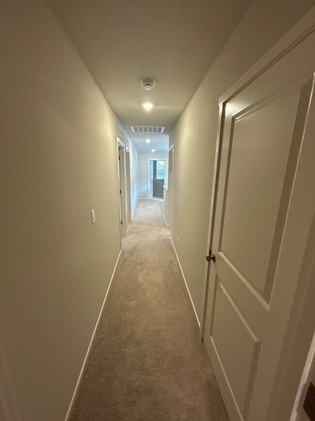 Building Photo - 610 Pickering Ln
