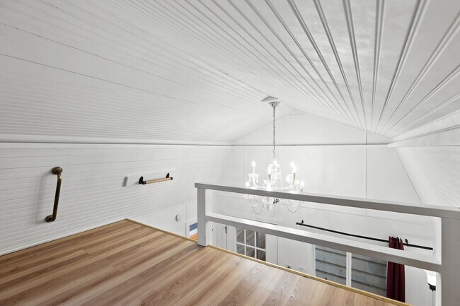 Building Photo - 5155