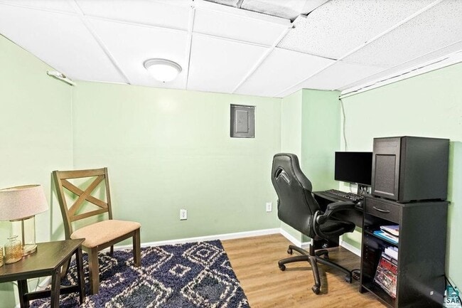 Building Photo - AVAILABLE SEPTEMBER 1st - Beautiful 2 Bed 1 Bath w/ Garage & Fenced Corner Lot