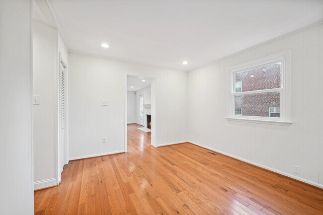 Building Photo - 2711 Elnora St