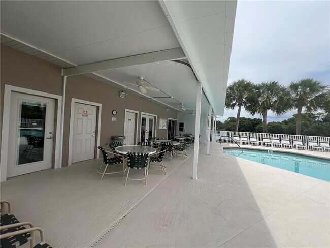 Building Photo - 4396 Fairway Dr