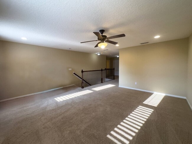 Building Photo - 15 Hunters Hollow Ct