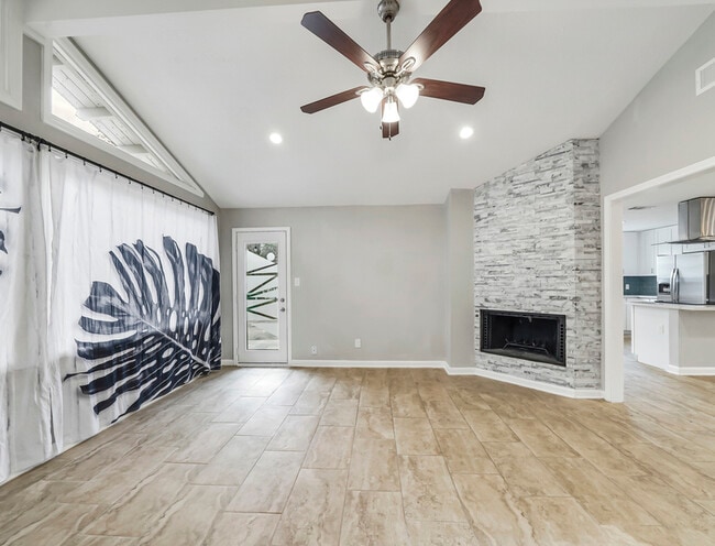 Building Photo - 5807 Burlinghall Dr