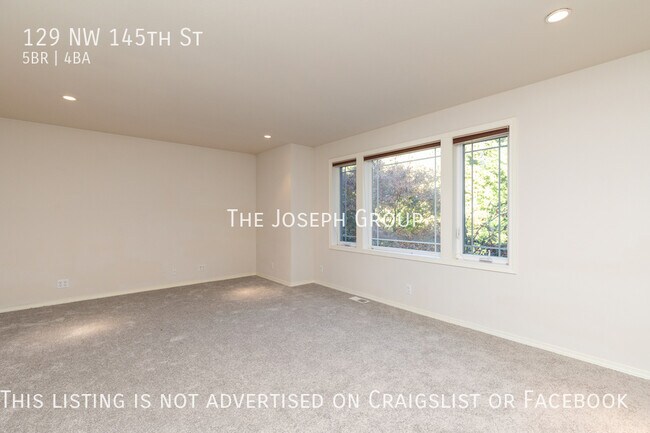 Building Photo - Beautiful 5 bed 3.5 bath in Seattle's Broa...