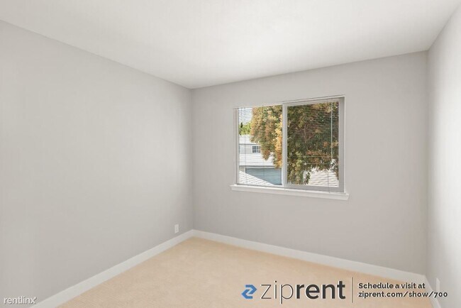 Building Photo - 4 br, 2.5 bath Townhome - 32259 Mercury Wa...