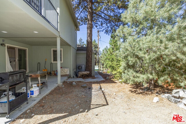 Building Photo - 1712 Woodland Dr