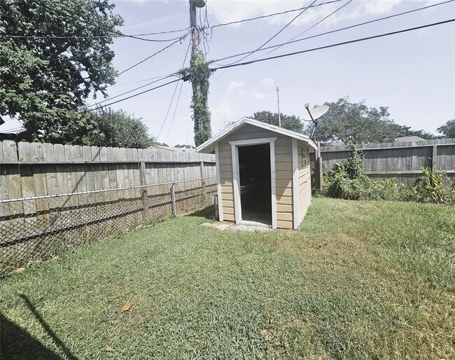 Building Photo - 118 Pompano Ave