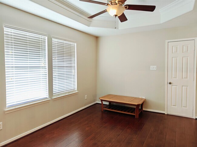 Building Photo - 26418 Creston Woods Dr