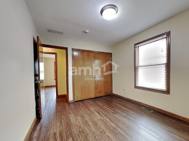 Building Photo - 517 Stone Path Ct