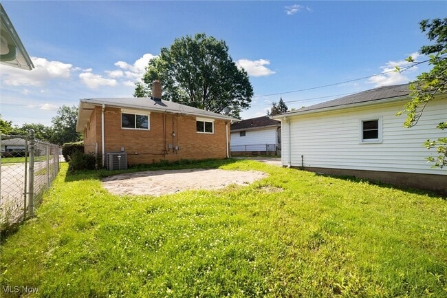 Building Photo - 5440 E 141st St