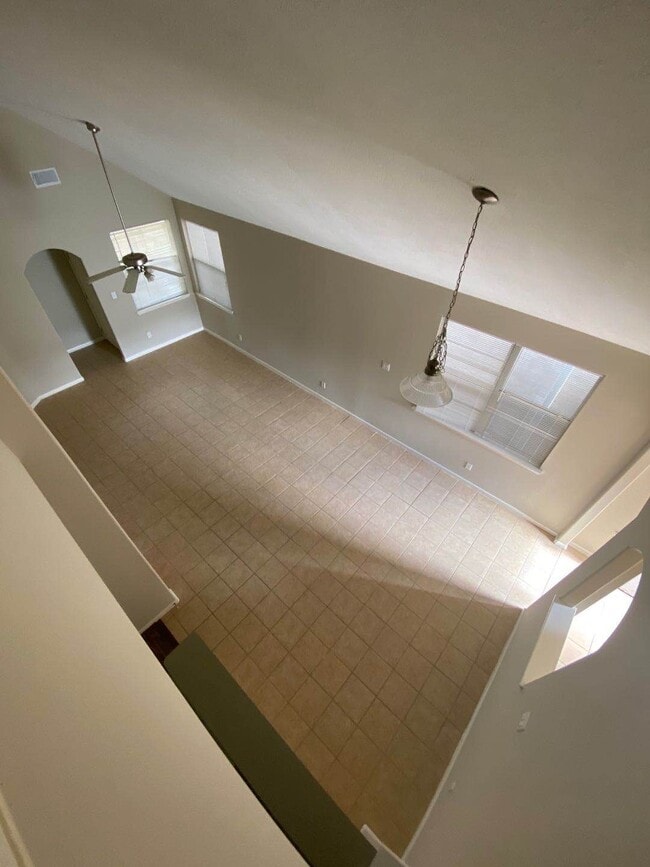 Building Photo - 818 Forest Fir