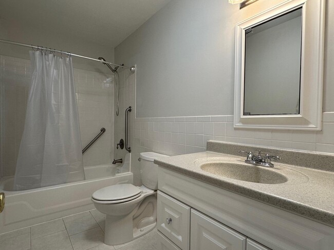 Building Photo - 7 Candlestick Ct