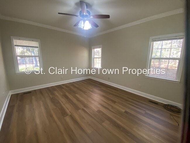 Building Photo - Great Family Home