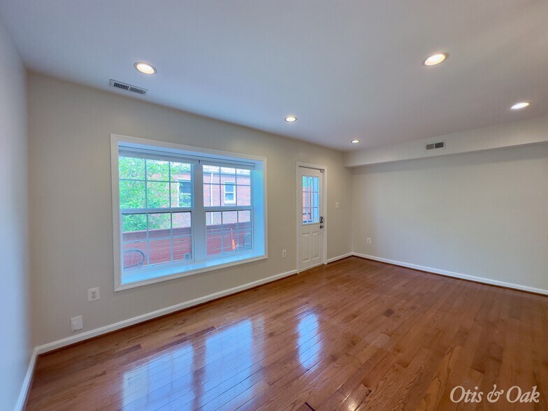 Building Photo - 4805 4th St NW