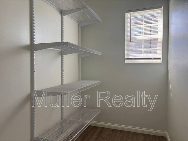 Building Photo - 4805 Fennel Rd