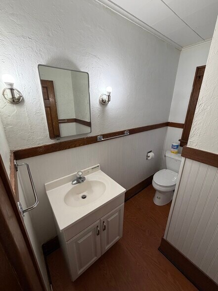 Building Photo - 141 Congress Ave