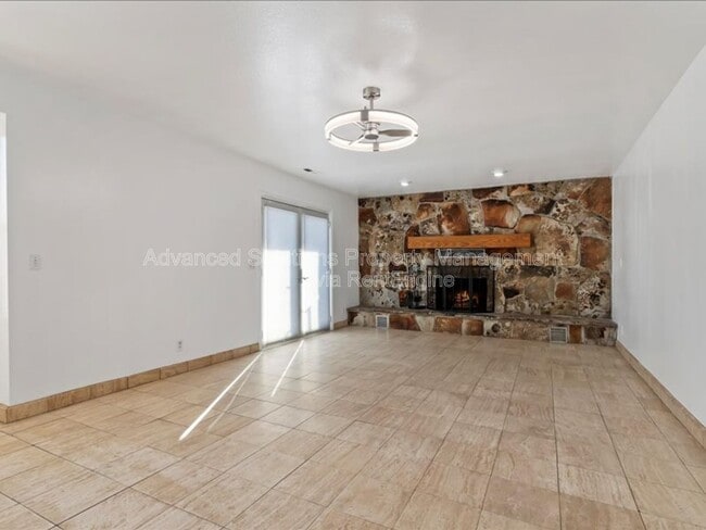 Building Photo - 6837 S Creekcove Way