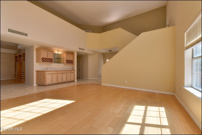 Building Photo - 6123 La Posta Dr