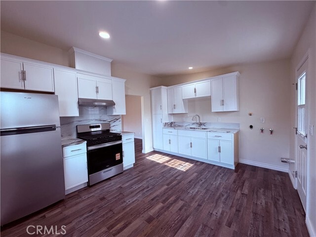 Building Photo - 5554 Riverside Dr