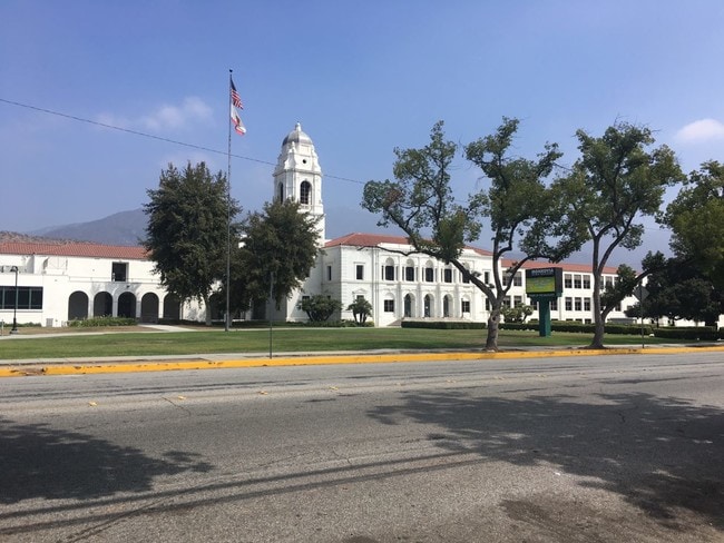 Building Photo - 856 W Colorado Blvd
