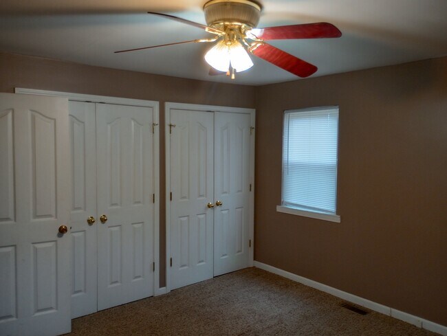 Building Photo - 24 NW 525th Rd